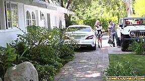 Is Aaliyah Love All Over That Teen's Big Cock With Her Mouth?