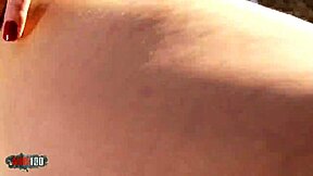 Nice teen Lucia Nieto strips on beach