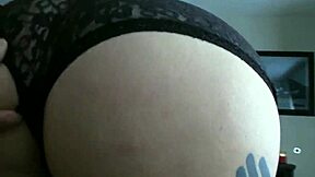 阳光妹子，给老家伙跳脱衣舞，衣服都撕了