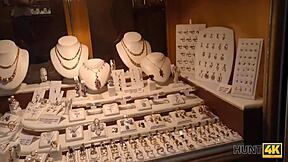 欧洲少女偷偷做爱换钱