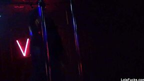 omg, lola foxx behind scenes is just so freakin hot... can't even!