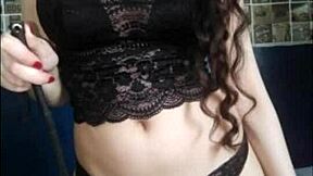 可爱18岁女孩害怕被大鸡巴伤害