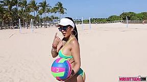 Kitty Caprice's round ass drives her coach nuts