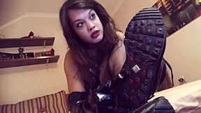 Young Femdom Dominates With Feet Smelling Fetish