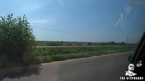 Mi hermosa hijastra me da placer sexual todos los días