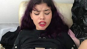 厨房里猛操继妹紧逼