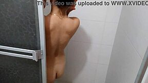 i'm jerking off to my stepsister's hot body 😏