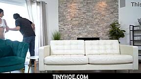 Tinyhoe young petite teen gives squirting orgasm to neighbor! 😘