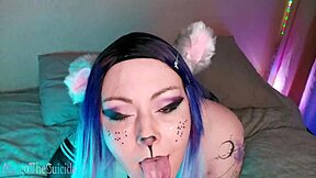 does she play with her ponytail in the ass?