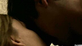 火辣18+少女三人纹身女星户外猛干