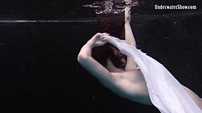 watch andrejka the czech babe do astonishing underwater moves in bikini at pool