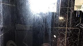 Novinho Comendo A Tia Do Seu Amigo No Banheiro Da Casa Dela Branquinha Gostosa