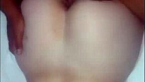 peguei a rabuda de jeito e gozei dentro na webcam pública