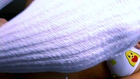 Madrastra's deep cleavage distracts me too much, wanna help?