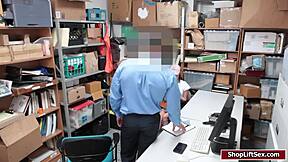 LP officer fucks Carolina's pussy at work