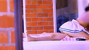 Petite hijastra seduces padrastro boldly for orgasm