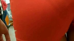 Is that hot girl with nice ass in tight shorts in the market?