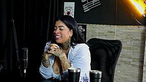 morena safada mostra como é o seu boquete fica pelada mostrando o cu depois de falar que já participou de uma festa com políticos e demonstrar o seu gemido - marcelly melo sheer red