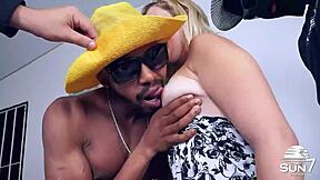 I love her gaping ass after anal