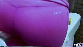 Young lesbians Liv and Stevie sit on each other's faces 😘