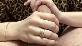 hey, see how this penis swells from oily massage and hot strokes?