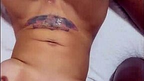 想要那些巨大黑鸡巴操我的屁股？