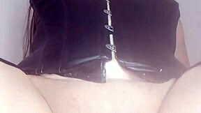 mi madrastra, mi puta, masturbates her ass screaming my name