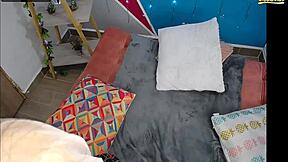 new latina teen 18+ camgirl mia lopez on webcam