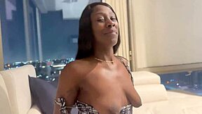 Kendale secretly meets her best friend's girlfriend