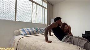 巴西健美猛男怪物巨屌爆操紧臀，好奇不？