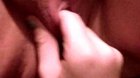 i'm a fat lesbian gettin fingered n cummin hard