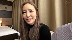 豪宅酒店拍富婆红内衣激情做爱