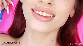 Fiery muse flaunts her stunning body in close-up