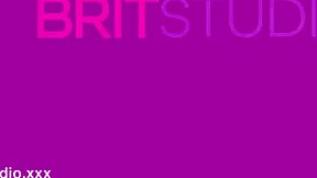 i'm a gorgous redhead in uniform makin myself cum at college horny