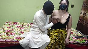 Pakistani Aunty Takes Cock in Tight Ass