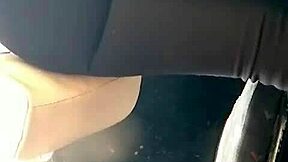 Young 18+ shakes her big culo grande enticingly! 😍🍑