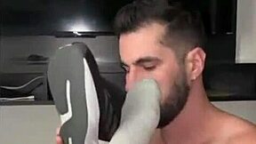 i love suckin that huge brazilian cock