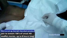 Dr Tampa检查邻居Rina Arem无毛小穴？