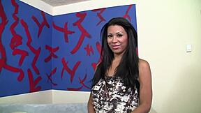 cassandra cruz performs oral on a large cock and receives a facial