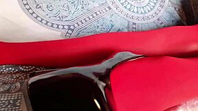 分享Laura2021高跟丝袜自拍合集30分钟