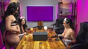 加州名模内衣女同互舔骚逼