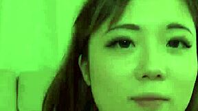 妖娆日本美女在无码JAV性爱中湿润滴水