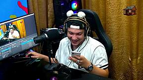 A novinha da Privacy avalia o pau do Ruan no podcast - Luuh Barbosa