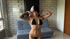 Flytoday touches herself, needs help, squirts everywhere! 💦