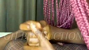 真实非洲夫妇热辣前戏互相按摩身体