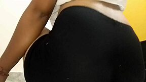 独自在家骚逼越来越痒