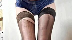 uhh, i mean, teen elza kom totally owns me with her curvy domination... ya know?