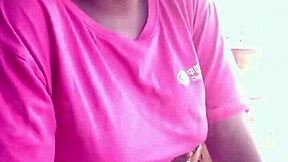 撩裙玩公園非洲18+騷貨 公開熱吻 😏