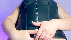 我喜欢模仿女仆为酒吧客户的视频