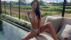 Ever Seen Amazing Underwater Sex by the Pool? Skinny Babe Rides Cowgirl and Plays with Cum!